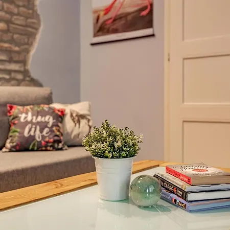 Apartment Design At The Ruin Pubs Budapest